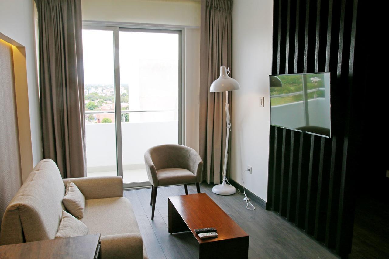 סנטה קרוז דה לה סיירה Urban Suites Apart Hotel מראה חיצוני תמונה