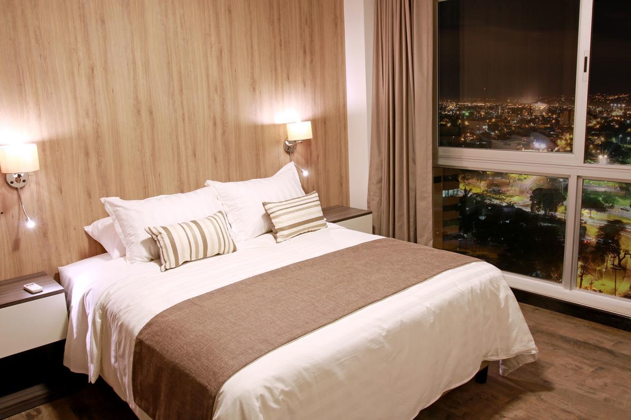 סנטה קרוז דה לה סיירה Urban Suites Apart Hotel מראה חיצוני תמונה