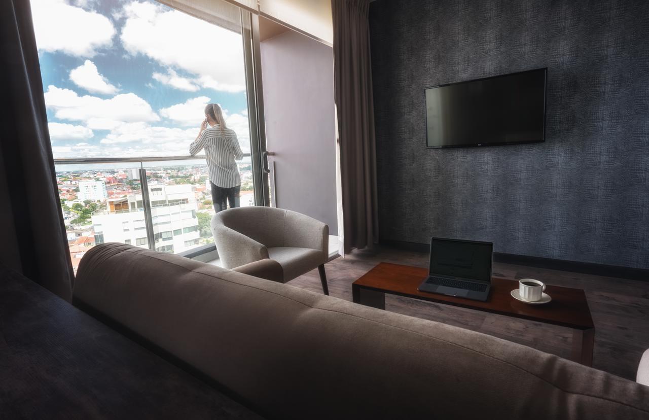 סנטה קרוז דה לה סיירה Urban Suites Apart Hotel מראה חיצוני תמונה