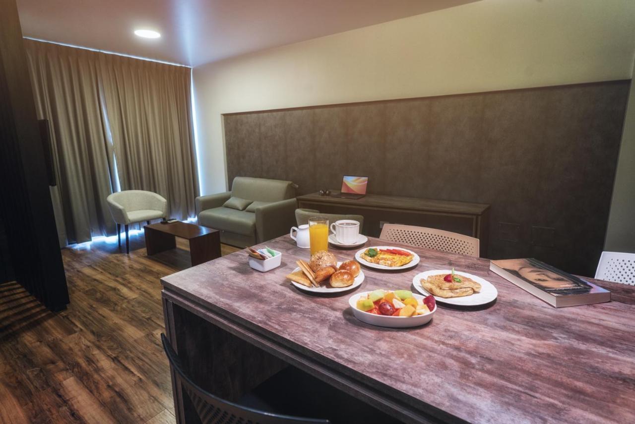 סנטה קרוז דה לה סיירה Urban Suites Apart Hotel מראה חיצוני תמונה